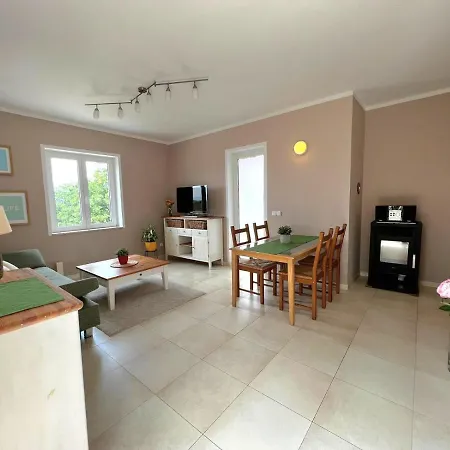 Ruzic Apartment *